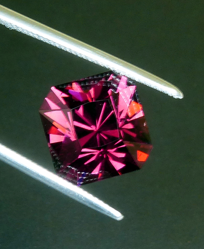 rhodolite garnet rough